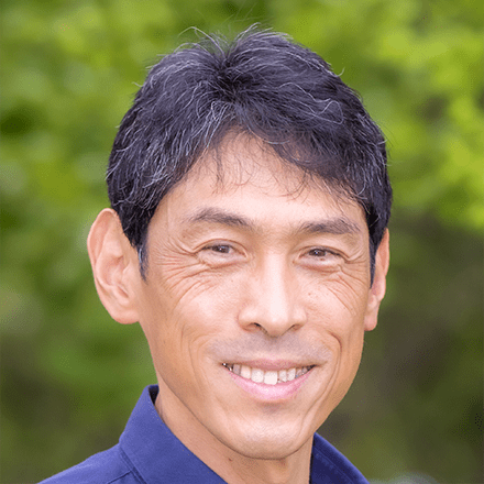 出村教授の顔写真