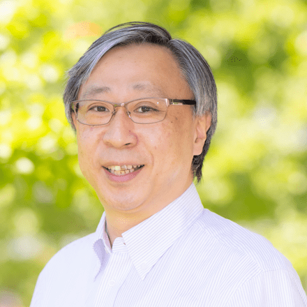 梅田教授の顔写真