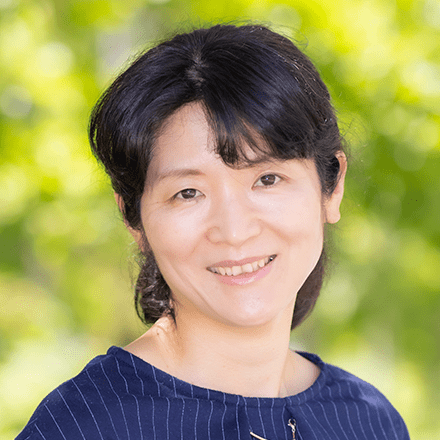 吉田聡子教授の顔写真