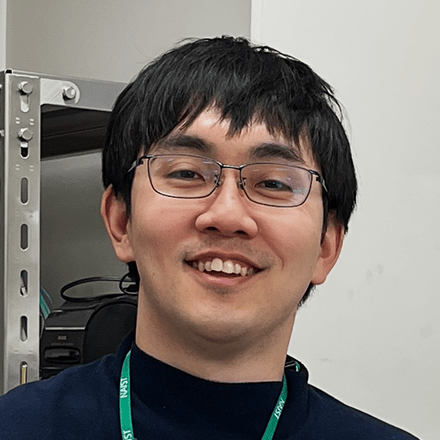 宮﨑助教の顔写真
