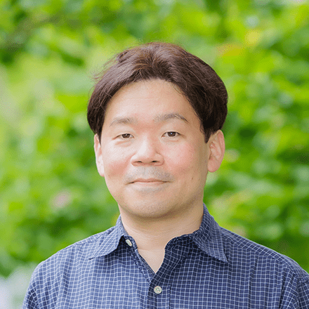 渡辺准教授の顔写真