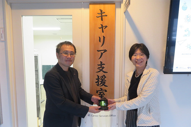 Ms. Suga Saori (D1) from the Laboratory for Plant Symbiosis Received the Company Award "HORIBA Award" at the 2024 Doctoral Career Messe KYOTO