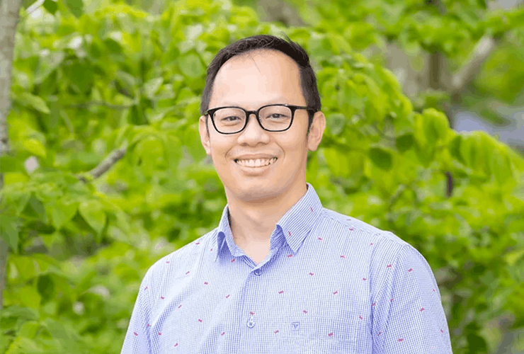 Associate Professor Chek 
