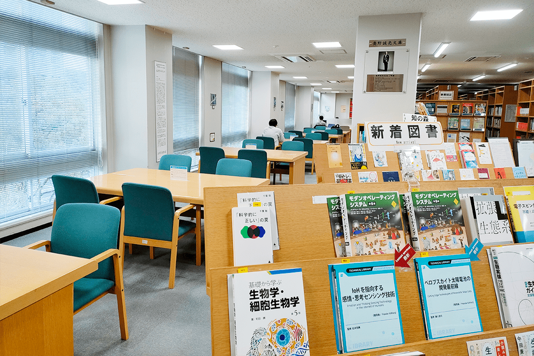 附属図書館の写真1