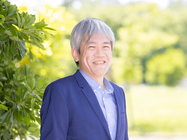 岡村 勝友教授の写真