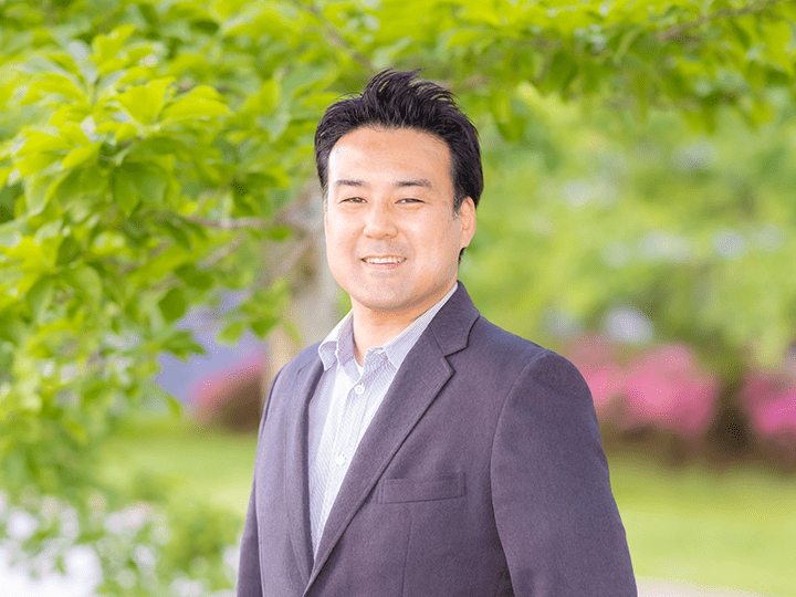 峠 隆之教授の写真