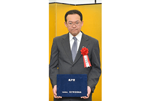 バイオサイエンス研究科分子医学細胞生物学研究室の末次志郎教授が平成26年度風戸賞を受賞しました。